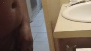 THA HOTTEST COCK PISSING PORN VIDEO EVER!!!!!