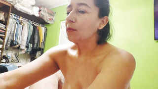 BEAUTIFUL MATURE TITS FUCKS A SMALL COCK