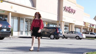 This Steamy Milf Flashes Outside And Plays With A Clitsucker - MatureNL