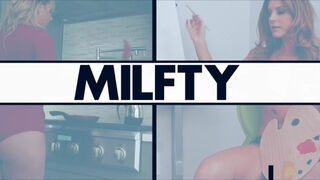 Stuffing Her Thanksgiving Pussy - MYLF