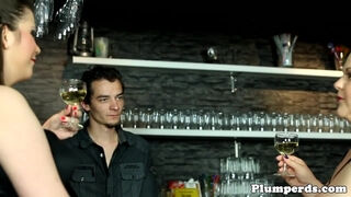 Curvy Plumper Pegging her sub in Threesome - Plumperd