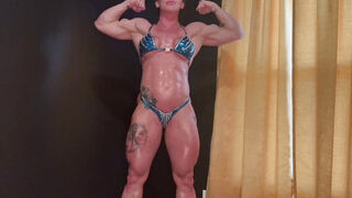Simone Steele Muscle Flex