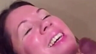 putain il me fout une grosse dose de sperme