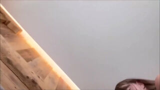 pipé par une jeune et jolie fille