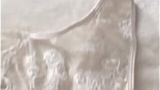 Espiando tanga de mi jefa