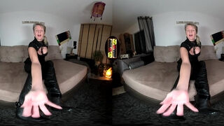 Petra - Hottest Mature Ever....- Milf Fingering In Stockings