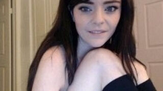 Brunette Solo Webcam Masturbation