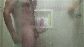 Gente! Meu tio est&aacute_ hospedado aqui e olha o que filmei ele fazendo!