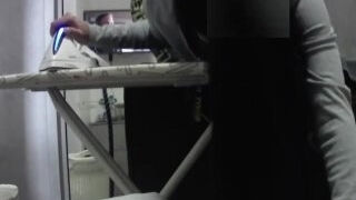 Desperate housewifes, it's not my case. Having an orgasm during a normal working day at home