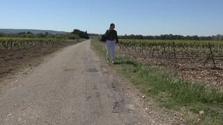 Georgia guides the naughty dreams of some studs... - Jacquie et Michel TV