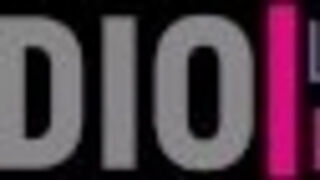 Première baise au bord de la piscine avec Marie Lumacarie et Cat in mini