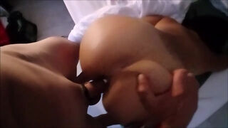 tape fort contre mes fesses met la entiére