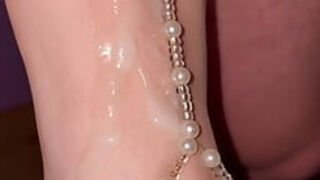 Pretty feet small toes cum on feet