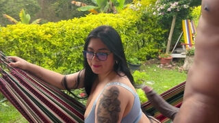 Curvaceous smashes her boyfriend's BBC while fucking in hammcok