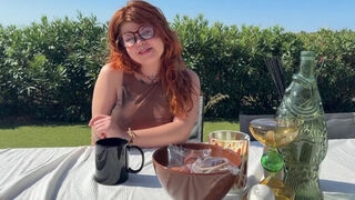 Alyson was in a hurry to meet Marie ... - Jacquie et Michel TV