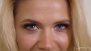 Hard DAP with MILF Kitty Li and waterfall squirting through anal