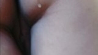 Confieso que me cogen y me dejan lechita en mis nalgas