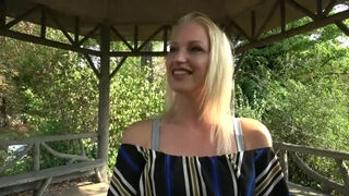 Lyia shares a hot moment with Zhelia, 45 years old! - Jacquie et Michel TV